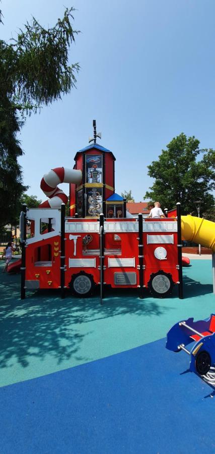 Juna2 - Nowoczesny Apartament W Centrum Z Widokiem Na Park Прушков Екстериор снимка
