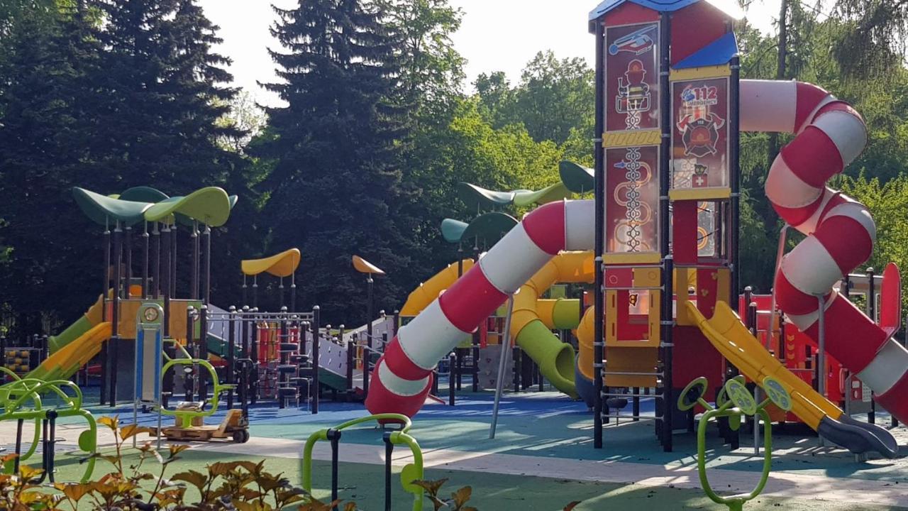 Juna2 - Nowoczesny Apartament W Centrum Z Widokiem Na Park Прушков Екстериор снимка